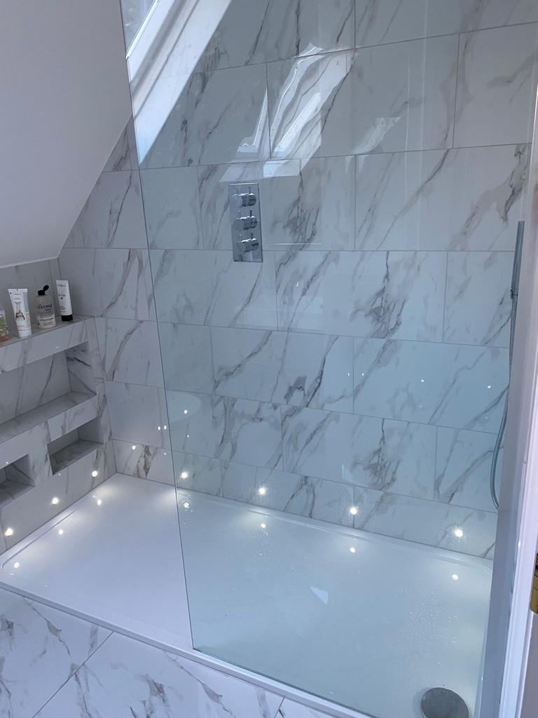 6AA82B52-4F5A-4E81-9906-5B4D3A39966F Bathroom